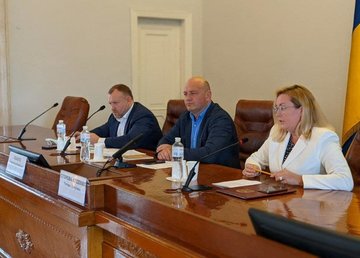 «Мы должны стать одной командой» – Александр Скакун встретился с руководителями 58 медучреждений области «Мы должны стать одной командой» – Александр Скакун встретился с руководителями 58 медучреждений области