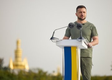 Мы никогда не признаем чужих цветов на своей земле и всегда готовы защитить сине-желтый флаг – Президент