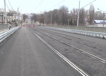 На Балашовском мосту возобновилось движение транспорта  На Балашовском мосту возобновилось движение транспорта