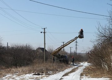 На деокупованих територіях фактично з нуля прокладають електричні мережі
