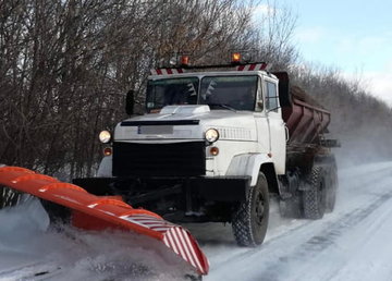 На державних і місцевих дорогах Харківщини працює 85 одиниць техніки На державних і місцевих дорогах Харківщини працює 85 одиниць техніки