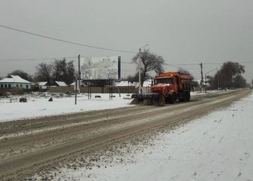 На дорогах области работают 133 единицы техники и более 150 рабочих