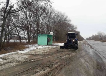 На дорогах области работают 88 единиц техники и 130 рабочих На дорогах области работают 88 единиц техники и 130 рабочих