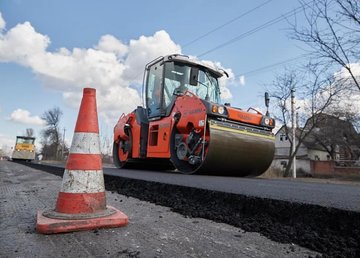 На дороге Харьков-Липцы-Борисовка продолжаются ремонтные работы