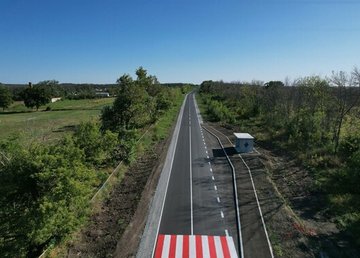 На дорозі, яка пролягає через Печенізьку та Чкаловську громади, завершують ремонт На дорозі, яка пролягає через Печенізьку та Чкаловську громади, завершують ремонт