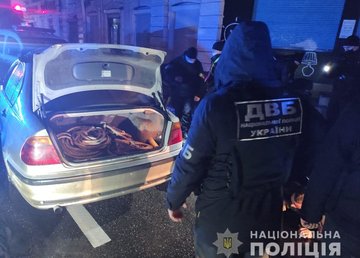 На Харьковщине арестованы гражданские лица и два полицейских по подозрению в краже На Харьковщине арестованы гражданские лица и два полицейских по подозрению в краже