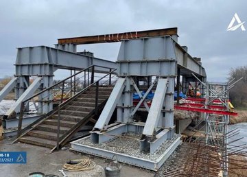 На Харьковщине продолжается ремонт 128-метрового моста через реку Орель на трассе М-18