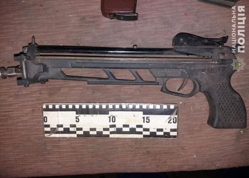 На Харьковщине работники полиции задержали мужчину за изготовление и сбыт огнестрельного оружия