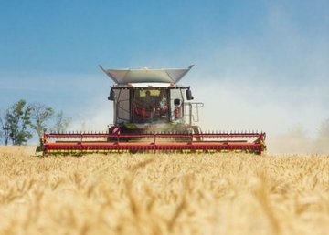 На Изюмщине собрано более половины посевных площадей На Изюмщине собрано более половины посевных площадей