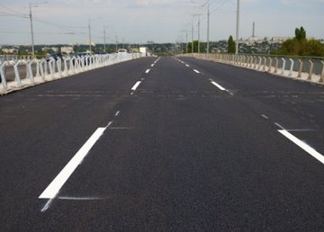 На Коммунальном мосту меняется схема движения На Коммунальном мосту меняется схема движения