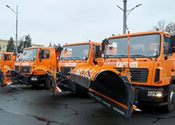 На коммунальные предприятия города поступила новая спецтехника