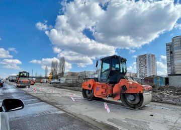 На объездной дороге вокруг города Харькова проводятся ремонтные работы На объездной дороге вокруг города Харькова проводятся ремонтные работы