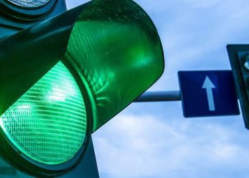 На проспекте Науки создают «зеленую волну» На проспекте Науки создают «зеленую волну»