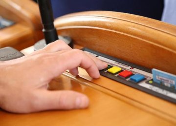 На ремонт водопровода в Лозовой из областного бюджета выделят 5 млн гривень На ремонт водопровода в Лозовой из областного бюджета выделят 5 млн гривень