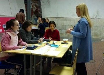 На станциях метрополитена проводятся уроки для школьников