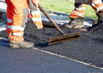 На улице 23 Августа ремонтируют дорогу На улице 23 Августа ремонтируют дорогу