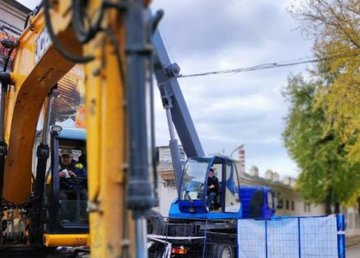 На улице Академика Богомольца отремонтировали водовод На улице Академика Богомольца отремонтировали водовод