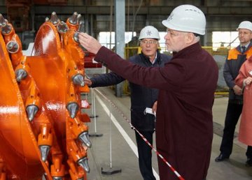На заводе «Свет шахтера» презентовали современный комплекс для горняков