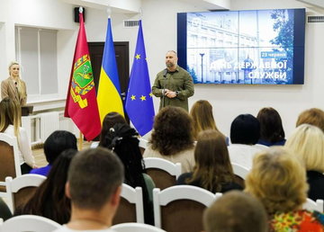 Начальник Харківської ОВА Олег Синєгубов привітав держслужбовців області з професійним святом Начальник Харківської ОВА Олег Синєгубов привітав держслужбовців області з професійним святом