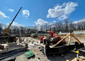 Начался монтаж колонн нового корпуса онкологического центра Начался монтаж колонн нового корпуса онкологического центра