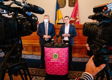 Наша область - единственная, где заложили в бюджет выплаты врачам, переболевшим COVID-19. Алексей Кучер