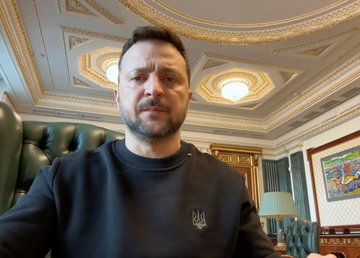 Наші воїни знищують окупанта, який намагається просуватись: усе досить напружено – звернення Президента