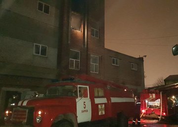 Немышлянский район: пожарные потушили пожар в помещении кладовщика, не дав распространиться огню на склад