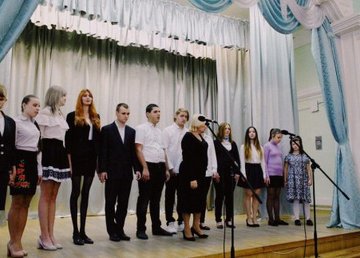 Незрячих и слабовидящих детей из спецшколы Харькова эвакуировали в Польшу  Незрячих и слабовидящих детей из спецшколы Харькова эвакуировали в Польшу