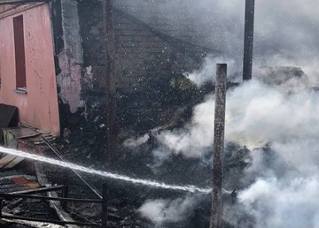 Новомосковский район: ликвидирован пожар на частном дворе Новомосковский район: ликвидирован пожар на частном дворе