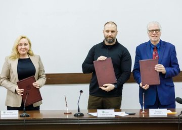 Олег Синєгубов підписав меморандум про співпрацю з Програмою USAID DOBRE Олег Синєгубов підписав меморандум про співпрацю з Програмою USAID DOBRE