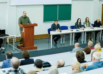 Олег Синєгубов представив нового ректора Харківського національного університету радіоелектроніки Олег Синєгубов представив нового ректора Харківського національного університету радіоелектроніки