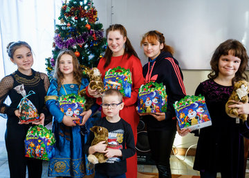 Олег Синєгубов привітав дітей із Днем Святого Миколая