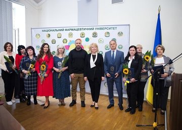 Олег Синєгубов привітав працівників Національної Фармацевтичної академії з професійним святом