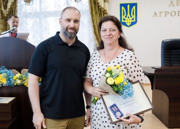 Олег Синєгубов вручив відзнаки до Дня Незалежності України