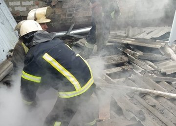 Основянский район: пожарные потушили пожар в бане