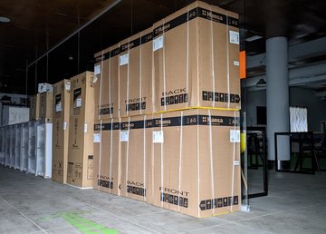 Переселенцям із деокупованої Харківщини передали побутову техніку від ООН