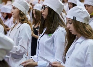 Первокурсников Харьковского медуниверситета посвятили в студенты Первокурсников Харьковского медуниверситета посвятили в студенты