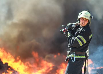 Первомайский: пожарные ликвидировали пожар на территории частного домовладения