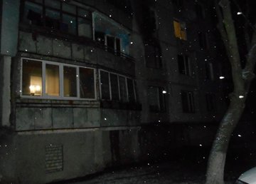 Первомайский район: во время пожара в многоэтажке пожарными было обнаружено тело 37-летнего мужчины, еще 3 жителей из них 2 ребенка были эвакуированы Первомайский район: во время пожара в многоэтажке пожарными было обнаружено тело 37-летнего мужчины, еще 3 жителей из них 2 ребенка были эвакуированы