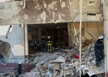 Подразделения ГСЧС ликвидируют последствия обстрелов: за сутки совершили более 30 выездов Подразделения ГСЧС ликвидируют последствия обстрелов: за сутки совершили более 30 выездов