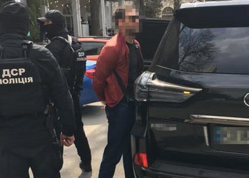 Полицейская спецоперация в центре Харькова: задержали пятерых участников банды, которые требовали 700 000 долларов США у бизнесмена