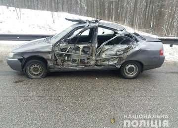 Полицейские Харькова устанавливают обстоятельства ДТП на окружной дороге Полицейские Харькова устанавливают обстоятельства ДТП на окружной дороге