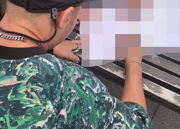 Полицейские Харькова установили личность мужчины, разрисовал краской фасад здания в центре города Полицейские Харькова установили личность мужчины, разрисовал краской фасад здания в центре города