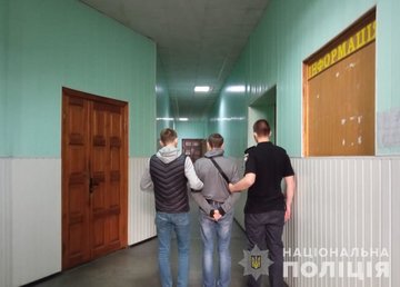 Полицейские Харькова задержали мужчину за совершение двух разбойных нападений