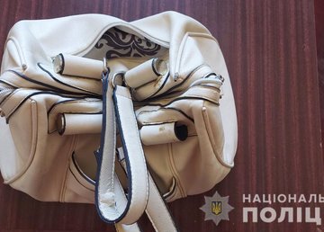 Полицейские Харьковщины оперативно задержали мужчину, который обворовал прихожанку храма