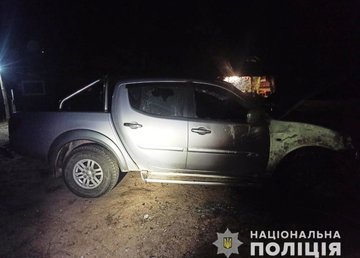 Полицейские Харьковщины устанавливают обстоятельства повреждения автомобиля Полицейские Харьковщины устанавливают обстоятельства повреждения автомобиля