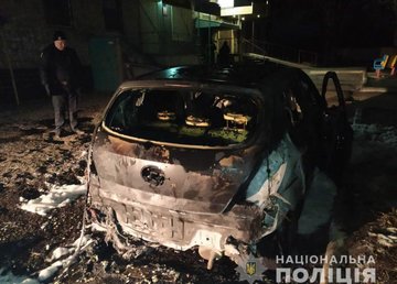 Полицейские устанавливают обстоятельства возгорания автомобиля в Харьковской области Полицейские устанавливают обстоятельства возгорания автомобиля в Харьковской области