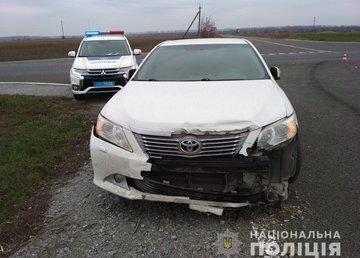 Полицейские выясняют обстоятельства ДТП в Лозовском районе Харьковской области