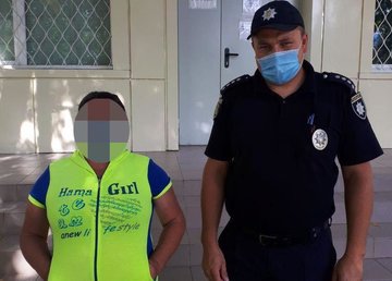 Полицейский офицер общины составил административный протокол по факту совершения домашнего насилия