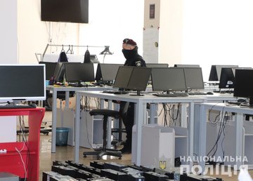 Полиция Харькова в ходе спецоперации прекратила деятельность мошеннического call-центра Полиция Харькова в ходе спецоперации прекратила деятельность мошеннического call-центра